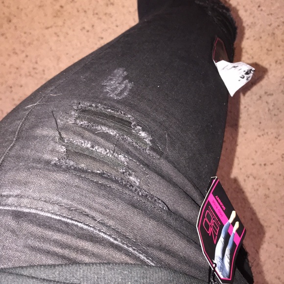 COPY - Nobo mid rise skinny black jeans distressed size 11 NWTs - Picture 6 of 11